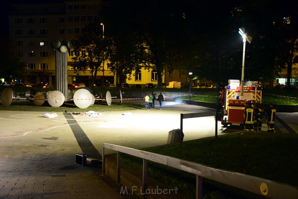 Einsatz BF Messerstecherei Koeln Neustadt Nord Eberplatz Platzmitte P039.JPG - Miklos Laubert